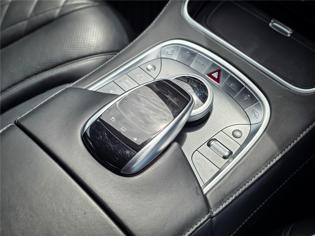 MERCEDES-BENZ